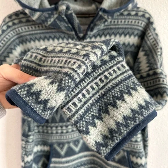 Smart wool “fleece hooded poncho” - Picture 3 of 6